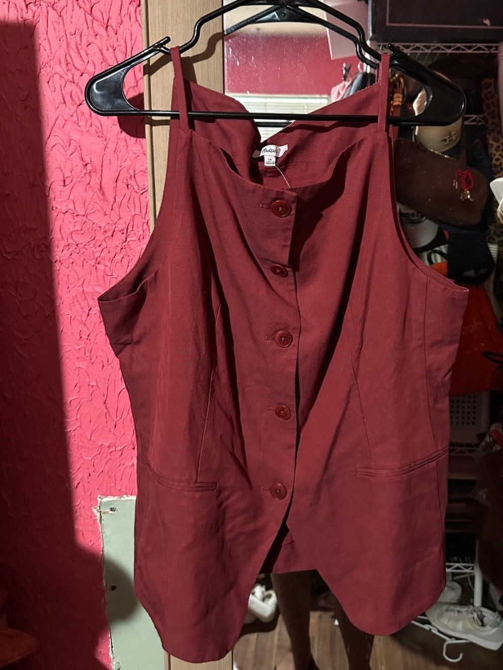 Women’s Button-Front Sleeveless Top in Maroon